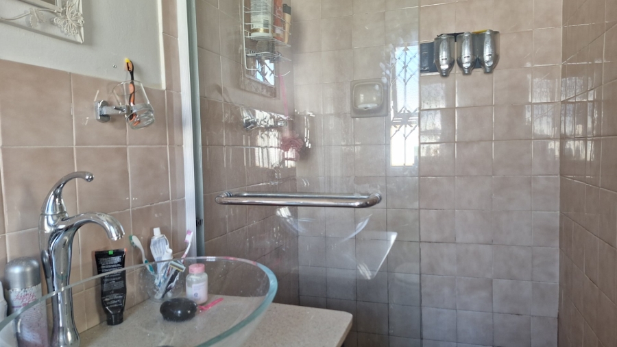 4 Bedroom Property for Sale in Heiderand Western Cape